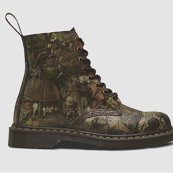 Dr Marten DADD 1460 PASCAL boots size 11 women’s 10 men’s - Picture 1 of 7